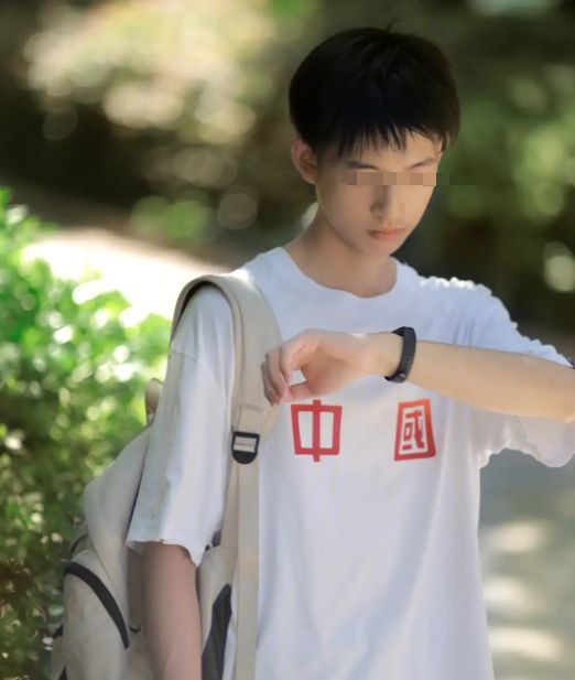 DNA检测结果出来后她当场崩溃大哭麻将胡了239岁发现客户神似亡夫(图3)