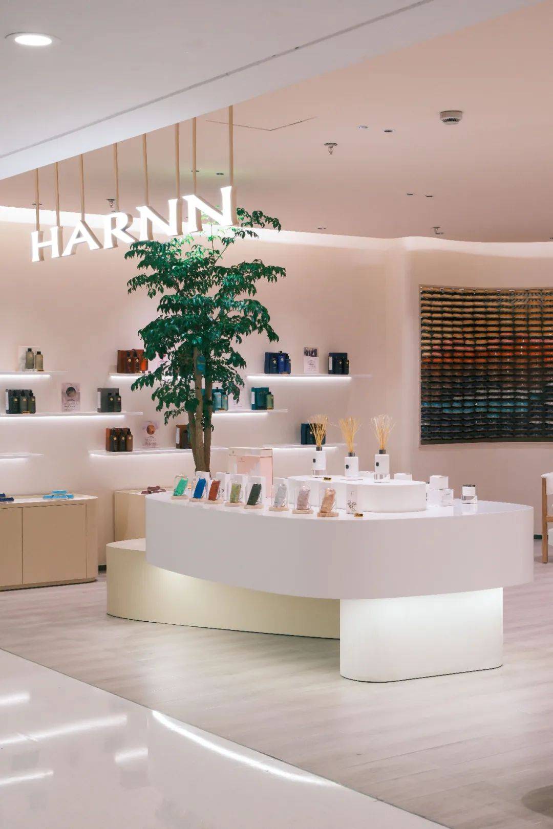 HARNN打造中国线下零售新物种麻将胡了试玩“SPA+零售”泰国(图1)