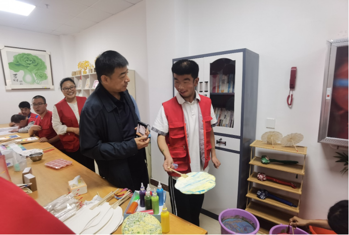 来：济莱特校、莱芜宏博康养中心校企融合展新篇麻将胡了2游戏入口校企携手展成果匠心巧手绘未(图3)